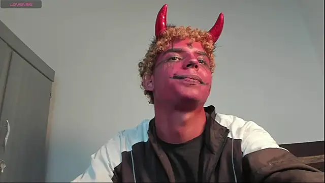 Daark Eros online show from October 29, 9:49 pm