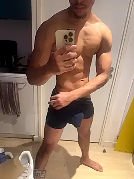 bigDickParis92 online show from November 24, 10:42 pm