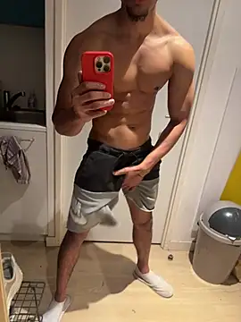 bigDickParis92 online show from April 4, 3:38 am