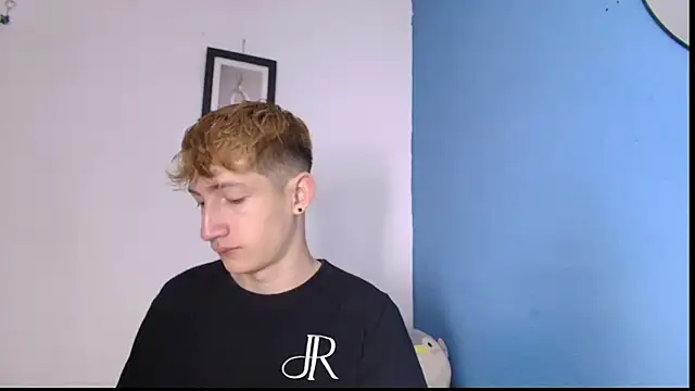 Snapshot of Erick_Taylor3 chatting on April 18, 7:58 pm Erick Taylor3 online show from April 18, 7:58 pm