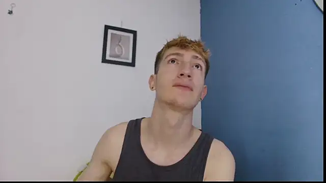Snapshot of Erick_Taylor3 chatting on April 20, 7:48 pm Erick Taylor3 online show from April 20, 7:48 pm