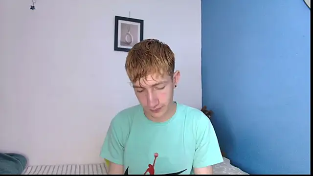 Snapshot of Erick_Taylor3 chatting on April 21, 8:12 pm Erick Taylor3 online show from April 21, 8:12 pm