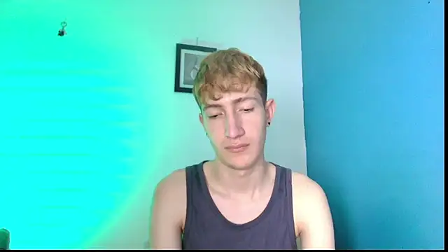 Snapshot of Erick_Taylor3 chatting on April 25, 7:00 pm Erick Taylor3 online show from April 25, 7:00 pm