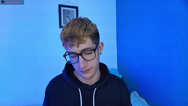 Snapshot of Erick_Taylor3 chatting on May 30, 8:28 pm Erick Taylor3 online show from May 30, 8:28 pm