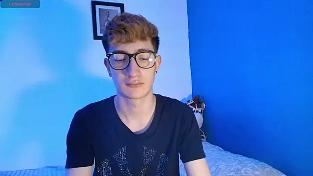 Snapshot of Erick_Taylor3 chatting on June 1, 2:41 pm Erick Taylor3 online show from June 1, 2:41 pm