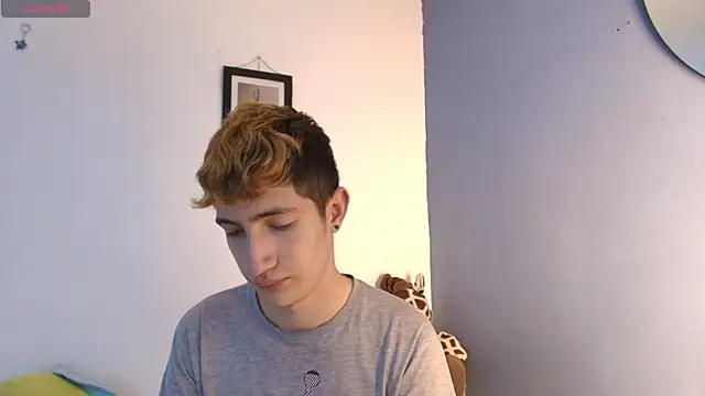 Snapshot of Erick_Taylor3 chatting on July 9, 8:13 pm Erick Taylor3 online show from July 9, 8:13 pm