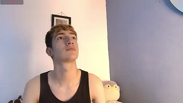 Snapshot of Erick_Taylor3 chatting on July 11, 8:44 pm Erick Taylor3 online show from July 11, 8:44 pm