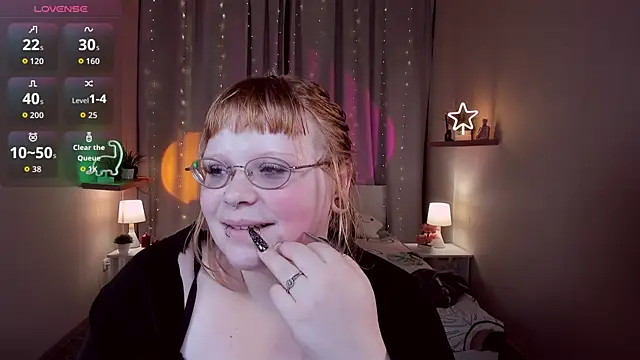 LottieReed online show from November 14, 1:43 pm