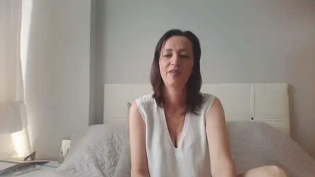 Snapshot of ArianaStarr chatting on June 1, 7:10 am ArianaStarr online show from June 1, 7:10 am