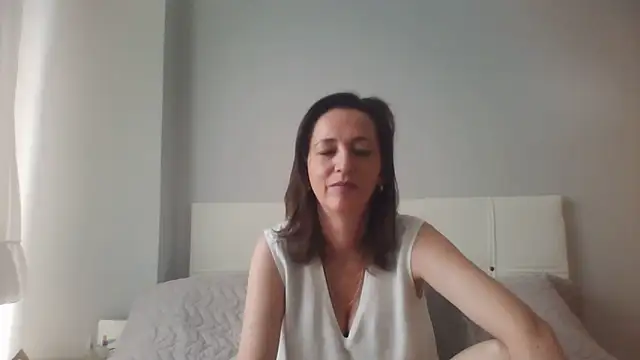 Snapshot of ArianaStarr chatting on June 5, 6:52 am ArianaStarr online show from June 5, 6:52 am