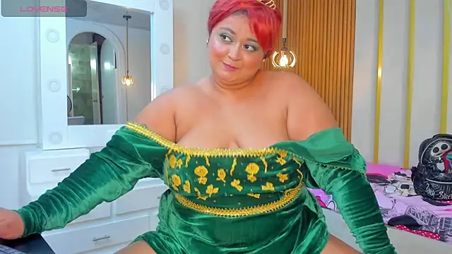 Hanna curvy  online show from October 28, 11:58 am