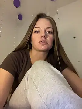 EllaMoonlight online show from October 28, 4:20 pm