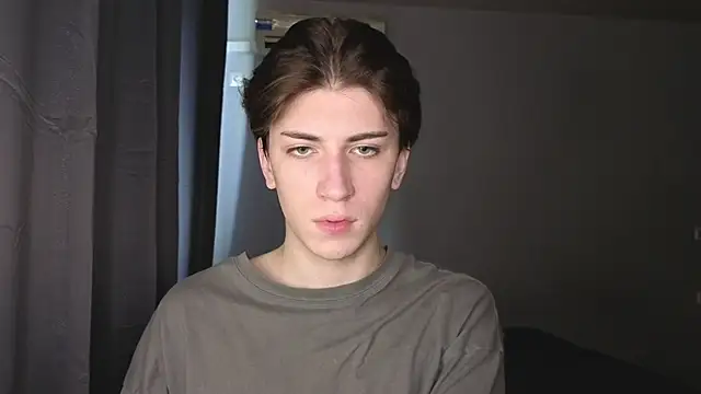 Snapshot of Oliver_star_boy_ chatting on October 26, 8:31 am Oliver star boy  online show from October 26, 8:31 am