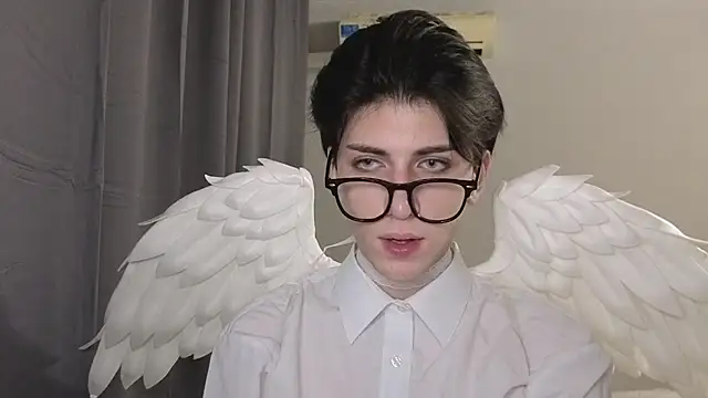 Oliver star boy  online show from October 30, 5:02 pm