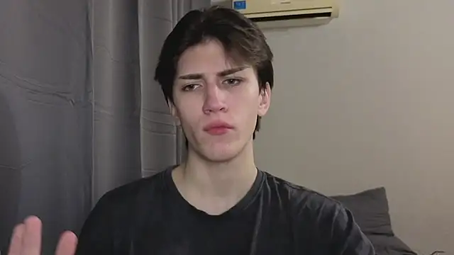 Oliver star boy  online show from November 10, 4:17 pm