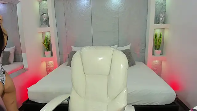 AmyColman  online show from December 2, 11:37 am