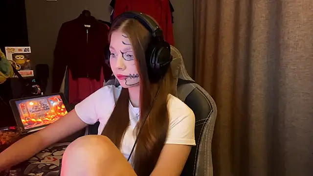 Softixq online show from October 31, 1:23 pm