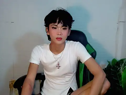 Snapshot of AsianCuteGuy21 chatting on March 12, 5:19 pm AsianCuteGuy21 online show from March 12, 5:19 pm