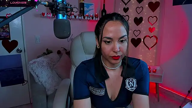 Snapshot of VenusIsLove_ chatting on February 12, 7:45 pm VenusIsLove online show from February 12, 7:45 pm