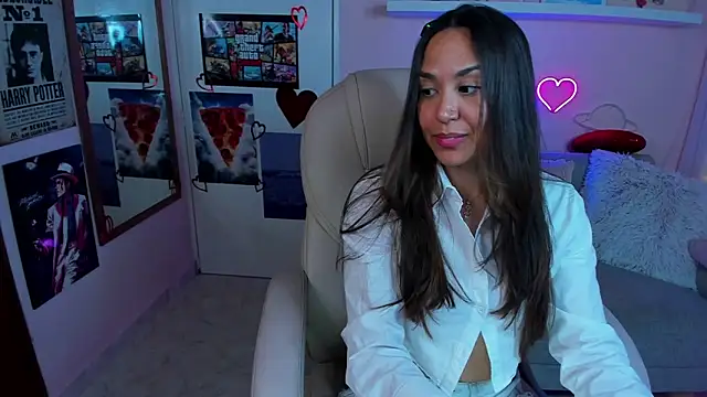 Snapshot of VenusIsLove_ chatting on March 6, 9:42 pm VenusIsLove online show from March 6, 9:42 pm