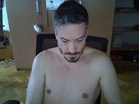 Snapshot of delayclose__ chatting on April 10, 4:01 pm delayclose online show from April 10, 4:01 pm