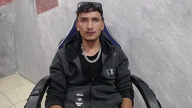 SavageLover  online show from December 16, 4:39 am