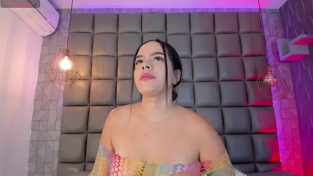 dannavelvet online show from April 7, 1:00 pm