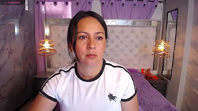 Melissa-roberts online show from November 18, 8:24 pm