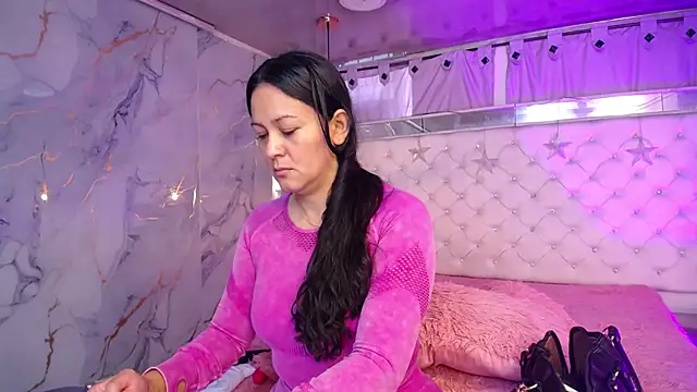 Snapshot of Melissa-roberts chatting on February 28, 1:45 pm Melissa-roberts online show from February 28, 1:45 pm