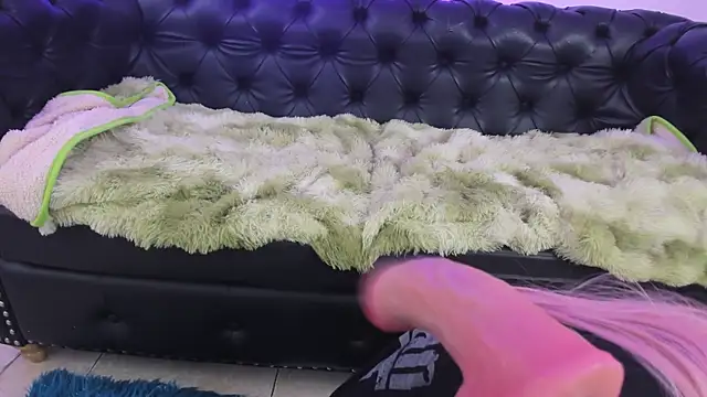 Damiian20  online show from April 16, 1:23 pm