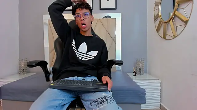 adams bobby online show from December 2, 11:26 am