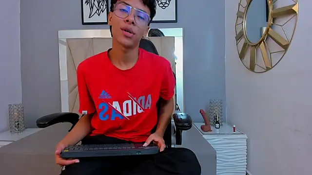 adams bobby online show from December 5, 11:52 am