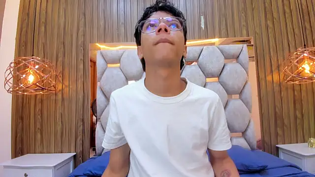 adams bobby online show from June 28, 11:38 am