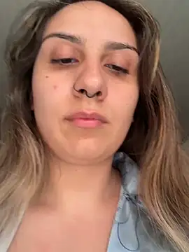 Snapshot of sarah_honey__ chatting on May 1, 1:16 pm sarah honey online show from May 1, 1:16 pm