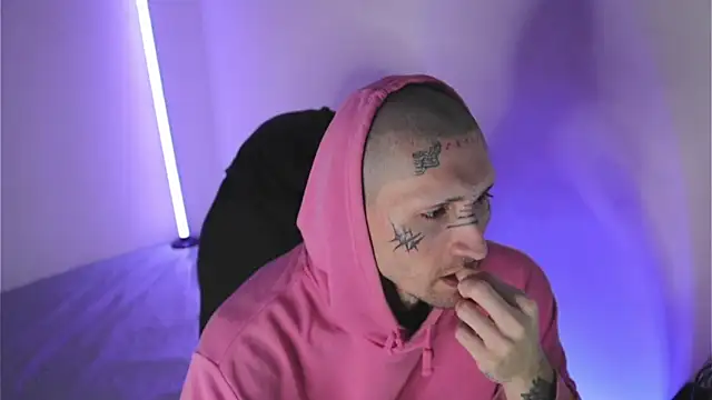 Snapshot of TokyoHatsumoto chatting on February 1, 11:03 pm TokyoHatsumoto online show from February 1, 11:03 pm