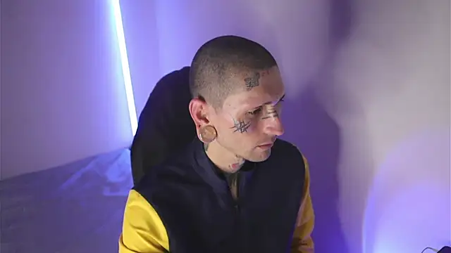 Snapshot of TokyoHatsumoto chatting on February 8, 12:47 am TokyoHatsumoto online show from February 8, 12:47 am