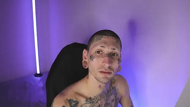 Snapshot of TokyoHatsumoto chatting on February 9, 11:31 pm TokyoHatsumoto online show from February 9, 11:31 pm