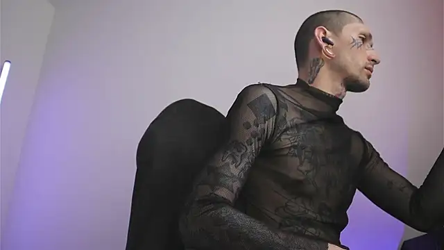 Snapshot of TokyoHatsumoto chatting on February 10, 10:03 pm TokyoHatsumoto online show from February 10, 10:03 pm