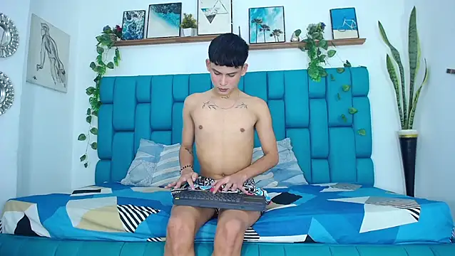 Hot Boys Latinos X online show from November 19, 10:21 pm