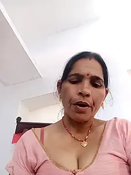 Snapshot of Indiangueen chatting on November 6, 9:43 am Indiangueen online show from November 6, 9:43 am