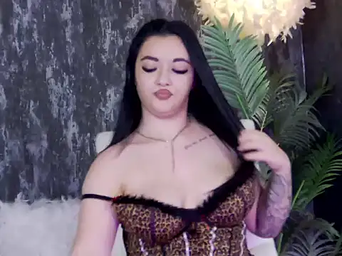 LaraBloom online show from December 18, 7:31 pm