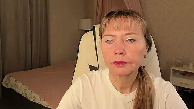 Carla Vogue online show from November 5, 3:17 am