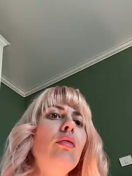Snapshot of blondegirlx chatting on May 8, 3:28 pm blondegirlx online show from May 8, 3:28 pm