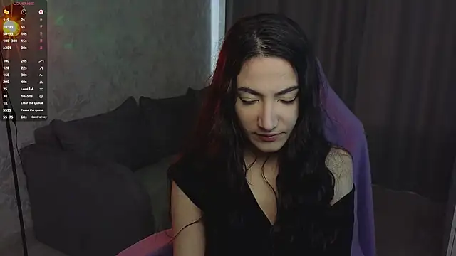 Mulan Lo online show from April 18, 9:13 am