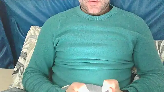 Evasionee online show from December 2, 8:26 pm