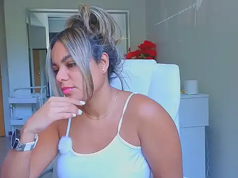 Snapshot of diosadeluniverso chatting on April 9, 2:33 pm diosadeluniverso online show from April 9, 2:33 pm