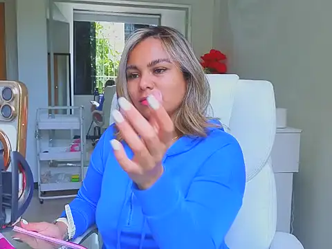 Snapshot of diosadeluniverso chatting on April 10, 4:44 pm diosadeluniverso online show from April 10, 4:44 pm