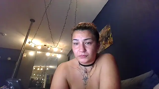 Snapshot of Hausverbot3 chatting on May 22, 1:13 am Hausverbot3 online show from May 22, 1:13 am