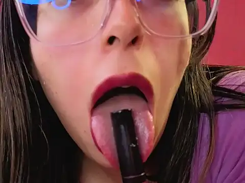 zylla storn online show from December 20, 8:21 am