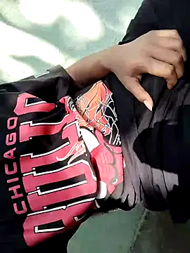 Snapshot of kriZ08 chatting on February 16, 5:03 am kriZ08 online show from February 16, 5:03 am